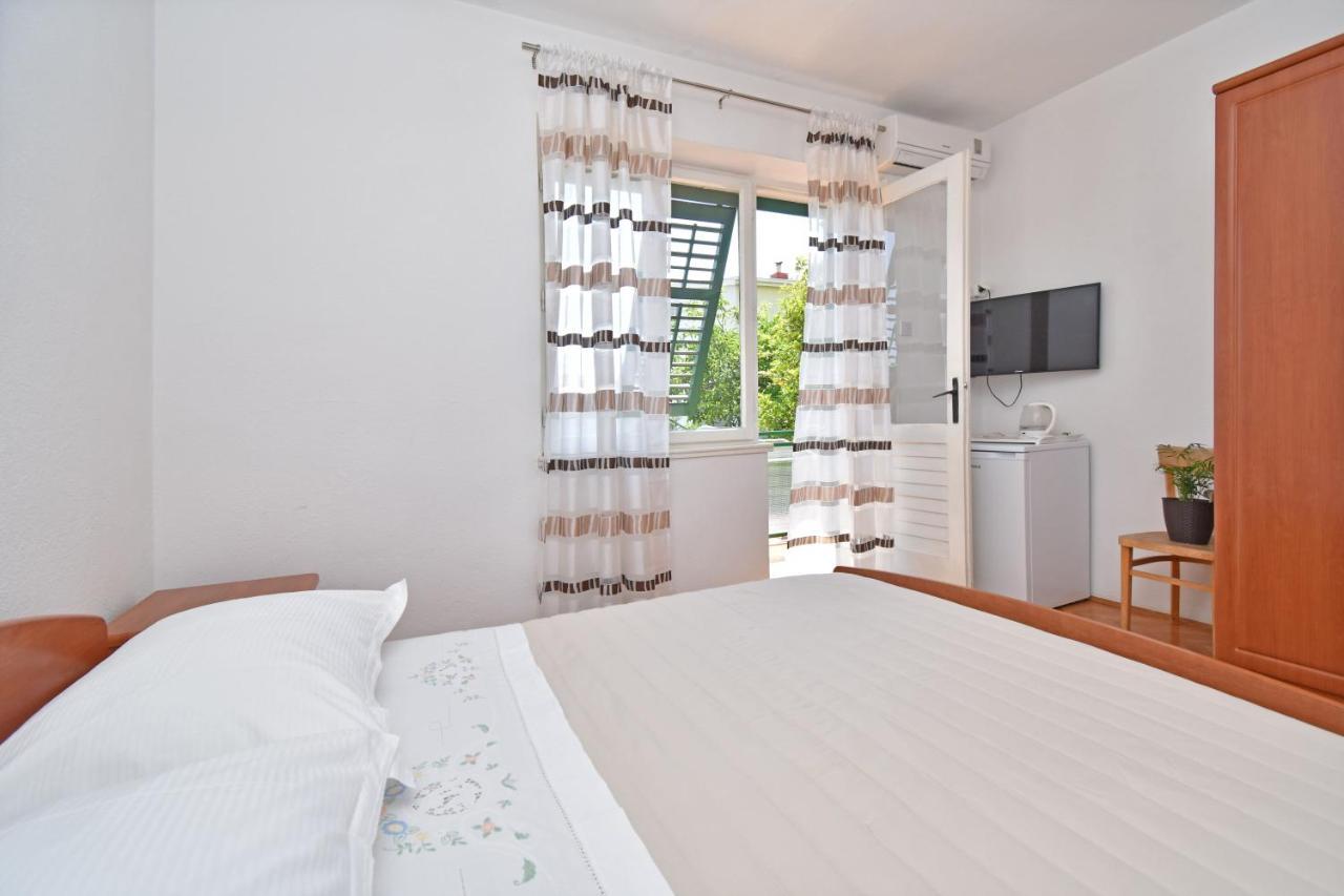 Rooms Borka Tucepi Exterior photo