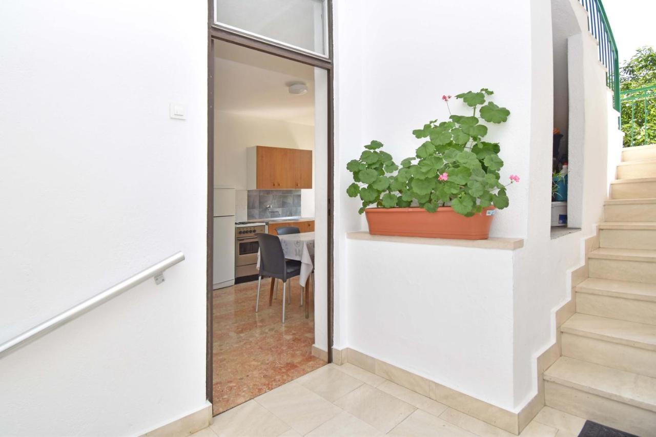 Rooms Borka Tucepi Exterior photo