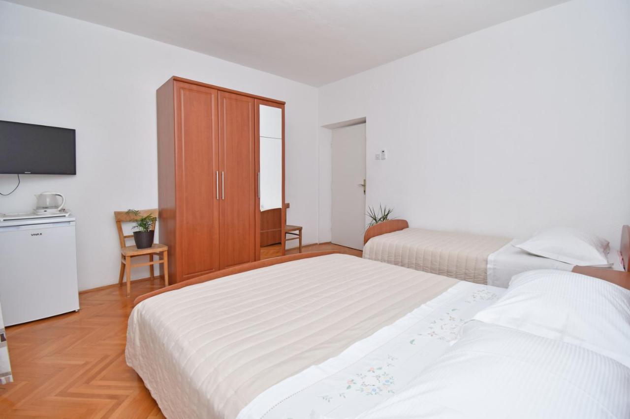 Rooms Borka Tucepi Exterior photo