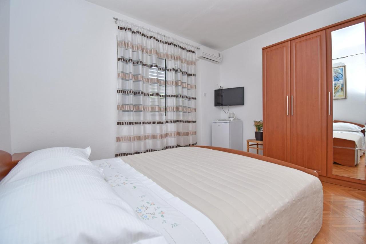 Rooms Borka Tucepi Exterior photo