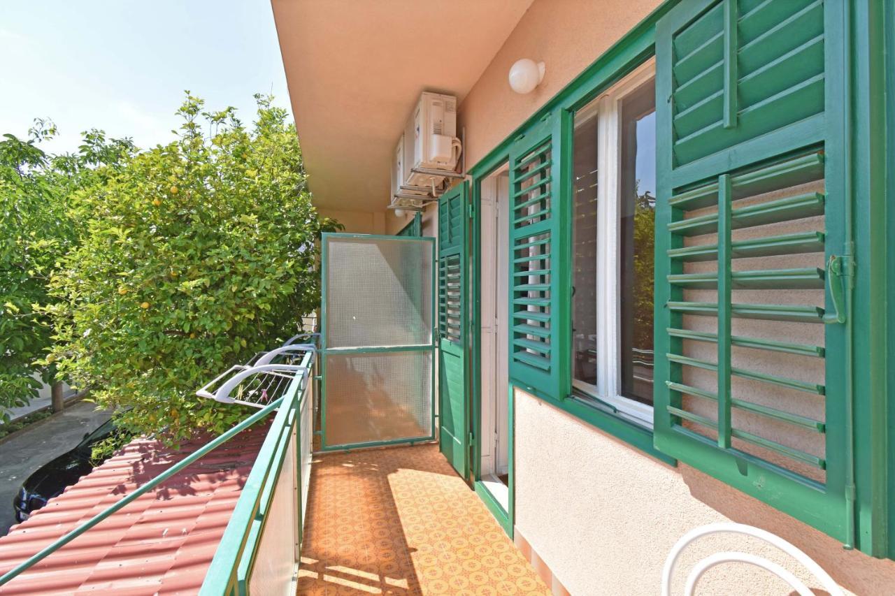 Rooms Borka Tucepi Exterior photo